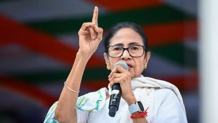 বিধানসভা ভাঙলেও সামাজিক মাধ্যমে এখনো পশ্চিমবঙ্গের ‘মুখ্যমন্ত্রী’ মমতা!