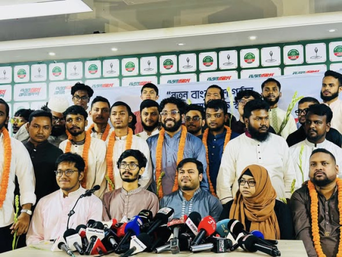 ঢাকা মহানগর উত্তর এনসিপিতে তিন শতাধিক নেতাকর্মীর যোগদান 