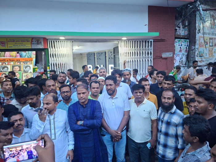 শ্রমিক দিবসে নয়াপল্টনে শ্রমিক সমাবেশ করেছে জাতীয়তাবাদী স্বেচ্ছাসেবক দল 
