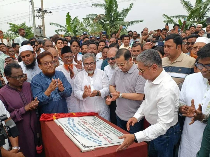 ময়মনসিংহে খাল পুনঃখনন ও সড়ক নির্মাণকাজের উদ্বোধন 