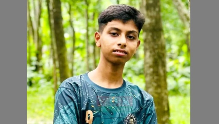 ফুটবল খেলতে গিয়ে বজ্রপাতে প্রাণ গেল ইয়ামিনের, এলাকায় শোকের ছায়া